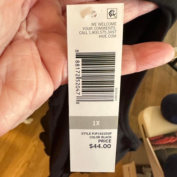 146	Hue  Blouse with ruffles and hearts	 1X - Picture 8 of 10